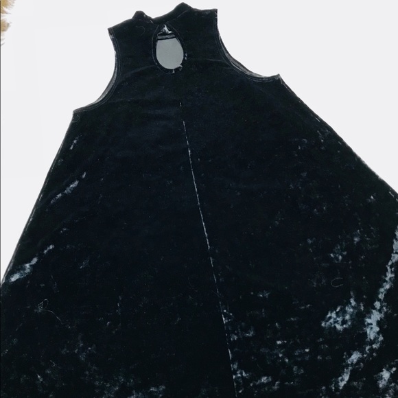 ⛔️SOLD⛔️✨Black Velvet Choker Swing Dress✨ - Picture 7 of 7
